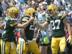 Rodgers lució como el quarterback que ha sido elegido dos veces el Jugador Más Valioso de la temporada. AP / P. Ebenhack