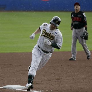 Pericos acaricia el título de la Liga Mexicana