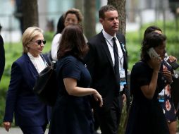 Hillary Clinton abandonó precipitadamente el domingo la ceremonia de homenaje del 11-S tras sentirse mal. AFP / ARCHIVO