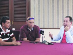 Gabriel Low, Homar Rojas y Armando Navarro dieron a conocer los pormenores de la pretemporada que realizarán los Charros. EL INFORMADOR / M. Vargas
