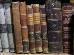 El aparato, llamado espectrómetro Terahertz, pudo leer claramente nueve páginas y ver apuntes en hasta 20 hojas. EL INFORMADOR / ARCHIVO