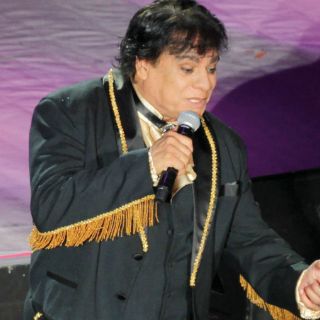Juan Gabriel le habría dejado herencia a Isabel Pantoja