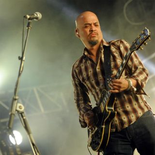 Guitarrista de Pixies entra en rehabilitación