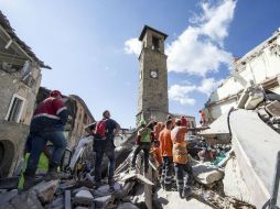 Actualmente hay cerca de tres mil 500 damnificados en campamentos, en espera de la reconstrucción de sus pueblos. AP / ARCHIVO