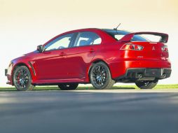 Lancer Evolution. La unidad, modelo 2015, se puso a disposición de los ofertantes en un famoso sitio de ventas por internet. ESPECIAL / Mitsubishi