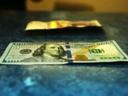 El dólar se vende 12 centavos menos que el cierre de ayer miércoles. EL INFORMADOR / ARCHIVO