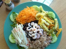 Aconsejan disminuir la cantidad de alimentos usando tazones pequeños, ya que dan la sensación de haber comido más. EL INFORMADOR / ARCHIVO