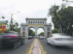 Avenida Vallarta. El antiguo emblema de entrada a Guadalajara. EL INFORMADOR / R. Tamayo