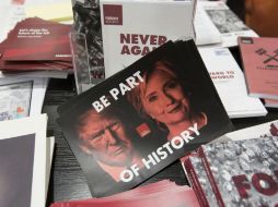 El sondeo también reveló que la mayoría de los encuestados considera que la ex secretaria de Estado ganará el debate. EFE / J. Super