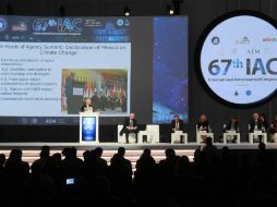 En la sesión plenaria participan directivos de agencias espaciales de México, EU, India, Japón, Rusia, Canadá y Francia. NTX / J. Pazos