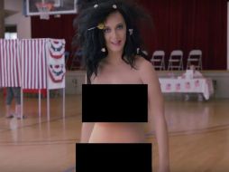 La californiana asegura que puedes ir a votar en cualquier estado y con cualquier tipo de ropa. YOUTUBE / Funny Or Die