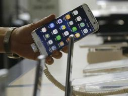 El 2 de septiembre la compañía suspendió las ventas de la 'phablet' y llamó a revisión 2.5 millones de unidades. ESPECIAL /