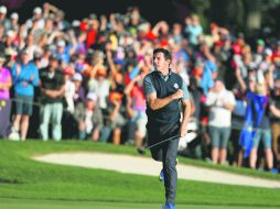 Rory McIlroy, quien formó dupla con Thomas Pieters, celebra tras vencer al dúo de Dustin Johnson y Matt Kuchar. AFP / S. Lecka