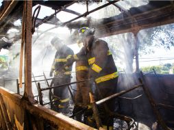 Tras el choque con un tráiler, el camión se incendia y 14 personas fallecen calcinadas en su interior. EL INFORMADOR / ARCHIVO