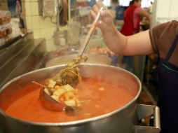 Desde hace más de 40 años, Ana Ríos de León se dedica a la venta de la carne de este roedor. EL INFORMADOR / ARCHIVO
