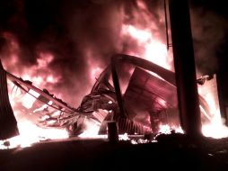 El incendio se registró la madrugada de este martes. ESPECIAL / Bomberos de Zapopan