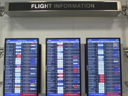 El Aeropuerto de Miami y Fort Lauderdale tenían planeado parar operaciones después del mediodía. EFE / R. Miragaya