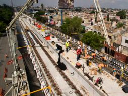 Autoridades de la SCT supervisaron las obras de la Línea 3 este viernes. EL INFORMADOR / Especial