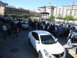 De acuerdo a operadores son más de un centenar los participantes en la manifestación. EL INFORMADOR / R. Tamayo