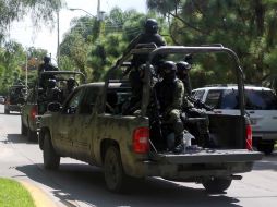 Varias camionetas de las fuerzas armadas se hicieron presentes para realizar la revisión. EL INFORMADOR / ARCHIVO