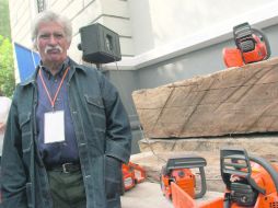 Ausencia. El escultor afuera del Museo de las Artes de la Universidad de Guadalajara. EL INFORMADOR /