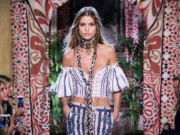 La colección primavera-verano para el 2017 presentada durante la Semana de la Moda de Milán fue la última diseñada por Dundas. ESPECIAL / robertocavalli.com