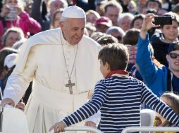 El Papa urgió a aplicar medidas que aseguren a los menores protección y defensa para que no terminen en la calle. EFE / C. Peri