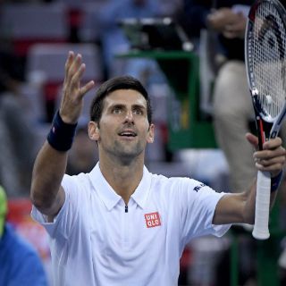 Djokovic avanza a cuartos en Masters de Shanghái