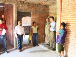 Miguel Castro Reynoso realizó una visita a los municipios de Ameca y Tala. TWITTER / @SEDISOCIAL