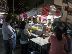 Aunque los mexicanos prefieren las comidas hechas en casa, 30 por ciento ingiere comida callejera. EL INFORMADOR / ARCHIVO
