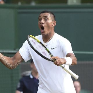Multan a tenista Kyrgios por dejarse ganar