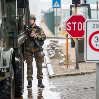 Detienen al ladrón que tomó rehenes en tienda de Bruselas