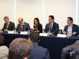 Aristóteles participó en una mesa de trabajo con el gobernador de Morelos, Graco Ramírez. ESPECIAL /