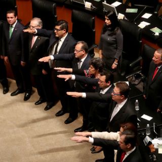 Ganan más que Peña Nieto mil 500 burócratas