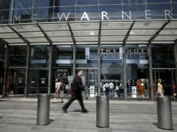 Time Warner incluye las cadenas de televisión CNN y TNT, los canales HBO y TBS y los estudios Warner Bros. AP / ARCHIVO