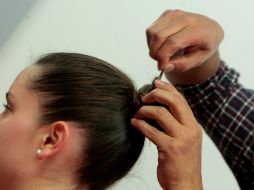 En ocasiones, no elegimos el cepillo adecuado y resulta que éste no sirve para peinar nuestra melena. EL INFORMADOR / ARCHIVO