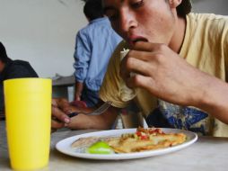 A lo largo del año hay elementos que mantienen a la población en riesgo de adquirir una enfermedad gastrointestinal. EL INFORMADOR / ARCHIVO