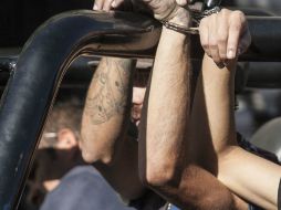 Los detenidos, bidones y el auto tanque fueron puestos a disposición de las autoridades correspondientes. EL INFORMADOR / ARCHIVO