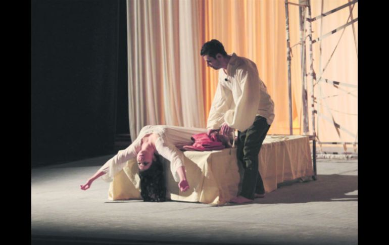 En escena. Quienes atendieron la primera convocatoria agradecieron la calidad actoral de Juan Carlos Martín del Campo. EL INFORMADOR / F. Atilano