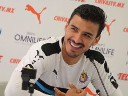 El defensa saldrá como central ante los gallos y precisó que estarán a prueba, porque tienen gente con mucha calidad. TWITTER / @Chivas