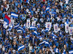 Cruz Azul lidia con una crisis que no le permite pelear por el título, tras una sequía de 19 años sin verse campeón de Liga. MEXSPORT / ARCHIVO