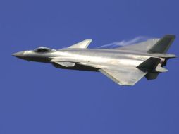 El desarrollo del J-20 está avanzando y se espera que aumente la capacidad de combate de las fuerzas aéreas chinas. AP / L. Gang/Xinhua