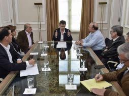 El presidente colombiano expresó que  muchos de los temas son menos complejos de resolver y otros más difíciles. EFE / E. Herrera