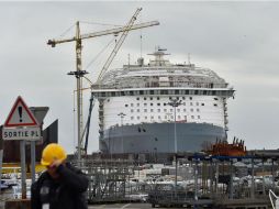 Este buque de crucero alcanza una velocidad de 22 nudos, cuenta con cuatro hélices de proa con 7 mil 500 caballos de potencia cada una. AFP / ARCHIVO