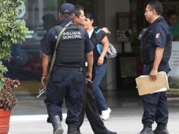 Policías municipales acudieron al cruce de boulevard Puerta de Hierro y Patria. EL INFORMADOR / ARCHIVO