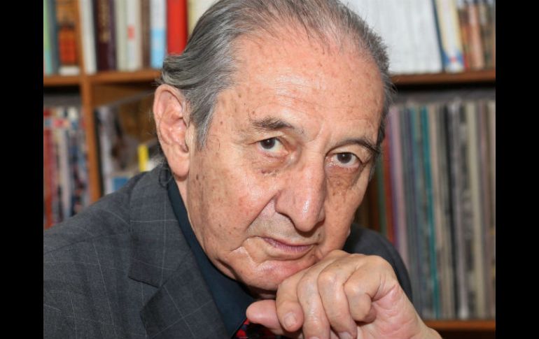 Lizalde, autor de 'El tigre en la casa', es reconocido por su larga trayectoria de obras publicadas en español. EFE / ARCHIVO