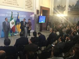 Aristóteles informa que se redesiñará el programa de verificación vehicular. TWITTER / @SemadetJal