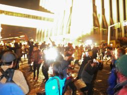 Un hombre se enfrentó a los manifestantes y disparó en múltiples ocasiones, por lo que una de las balas alcanzó a una persona. AFP / A. Dholakia