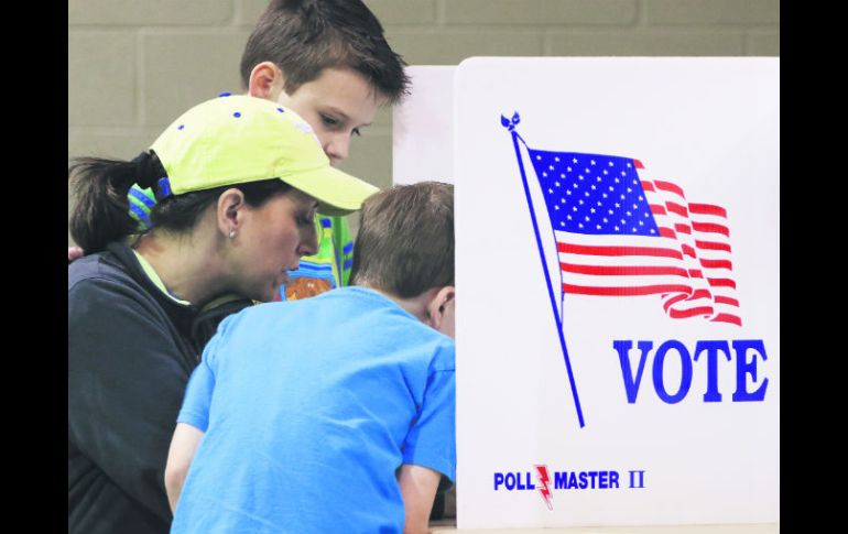 Tras las elecciones en Estados Unidos, pocos analistas pudieron atinar y explicar su resultado. AP / ARCHIVO