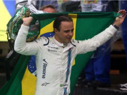 El brasileño chocó en la vuelta 48 y tuvo que retirarse de la carrera. AFP / P. Whitaker